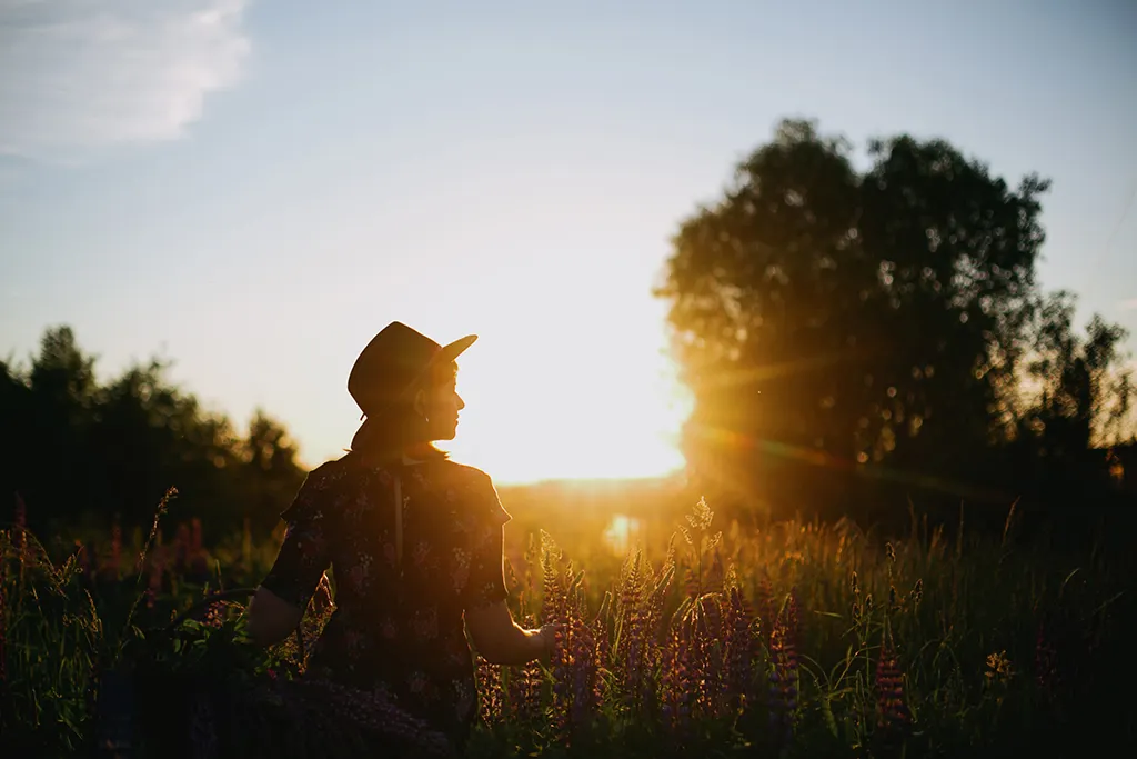 Testimonial image of woman in field